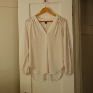 Ann Taylor White Deep V Long Sleeve Blouse in XS